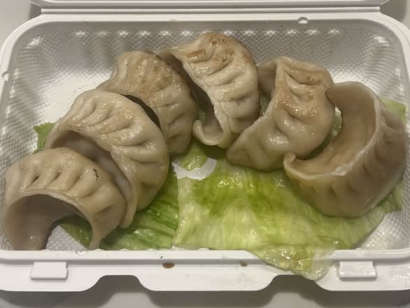 Pan-fried Pork Dumplings (6 pcs) 窝贴
